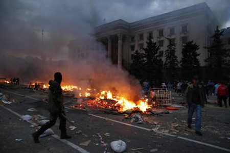 Al menos 42 muertos por los disturbios y un incendio en Odesa